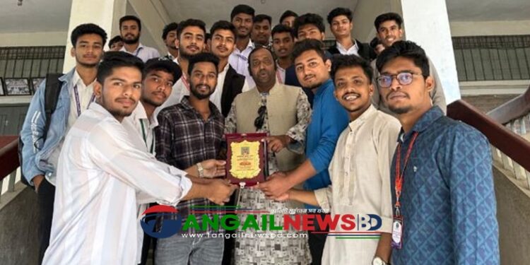 টাঙ্গাইল পলিটেকনিক ইনস্টিটিউটের প্রকৌশলী জাহিদকে সম্মাননা প্রদান