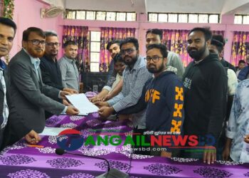 সরকারি এম এম আলী কলেজে ছাত্র সংসদ নির্বাচনের দাবিতে স্মারকলিপি প্রদান