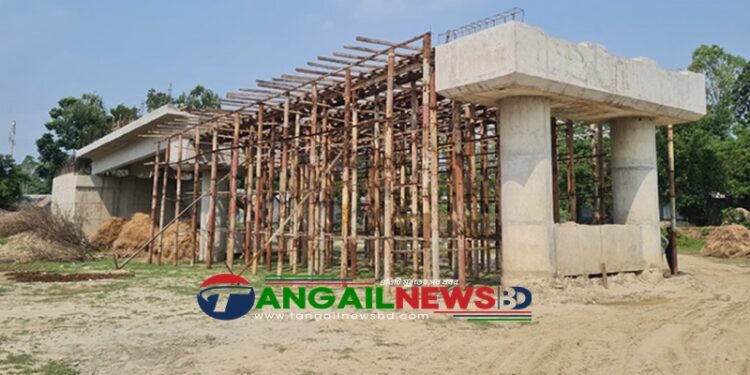 সখীপুরে প্রায় ৫ বছরেও শেষ হয়নি ব্রিজের নির্মাণ কাজ