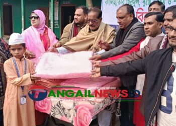 এতিম দু:স্থদের মাঝে কালিহাতী নাগরিক অধিকার সুরক্ষা কমিটির কম্বল বিতরণ