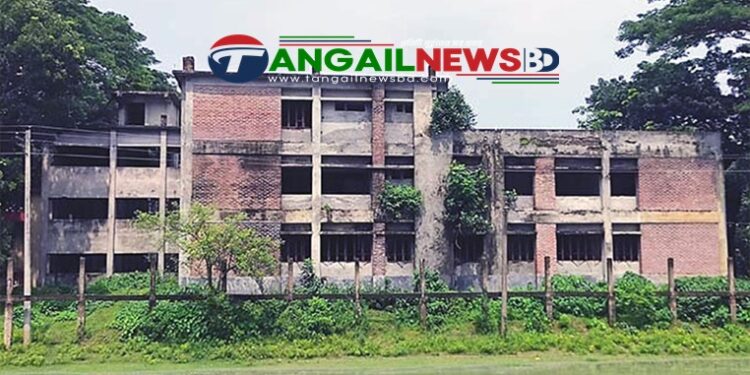 দীর্ঘ ১৯ বছর ধরে ঝুলে আছে বাসাইলের আড়াই লাখ মানুষের স্বাস্থ্যসেবা