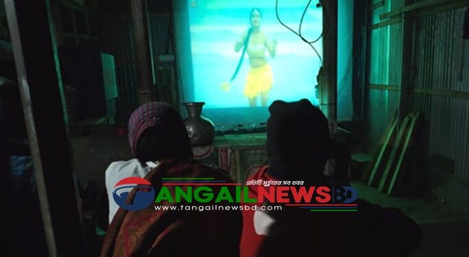 ধনবাড়ীতে চায়ের দোকানগুলো যেন মিনি সিনেমা হল!