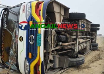 যমুনা সেতুসহ মহাসড়কে পরপর ৪ স্থানে দুর্ঘটনা, ২ ঘণ্টা টোল আদায় বন্ধ