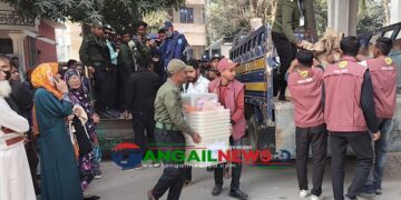 কালিহাতীতে কঠোর নিরাপত্তায় কেন্দ্রে পৌঁছাচ্ছে ব্যালট বাক্স ও পেপার