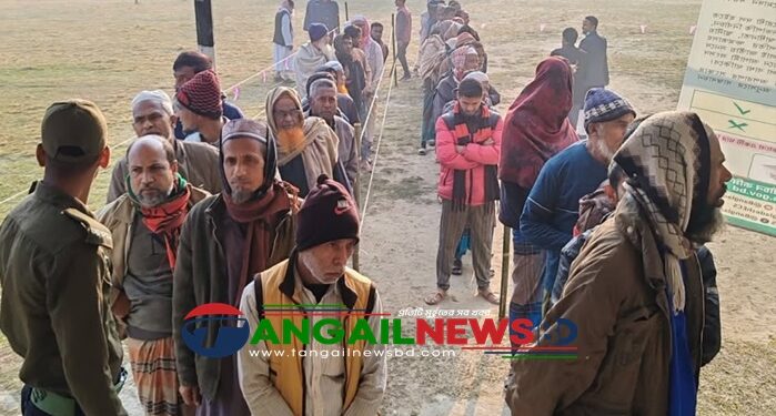 টাঙ্গাইলের আটটি সংসদীয় আসনে ভোট গ্রহণ চলছে