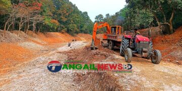 মধুপুর বনে লেক খনন নিয়ে বন বিভাগ ও গারো সম্প্রদায়ের বিরোধ