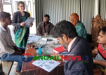 গোপালপুরে গণভোট প্রচারণায় আনিকা নার্গিসের হ্যাঁ পক্ষে প্রচারণা