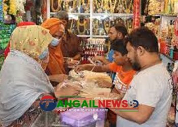 ঈদে টাঙ্গাইলের কসমেটিকস বাজারে বেড়েছে কেনাকাটার ব্যস্ততা