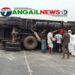 মির্জাপুরে সড়কে উল্টে যাওয়া কাভার্ড ভ্যানের ডিজেল নিয়ে গেল স্থানীয়রা