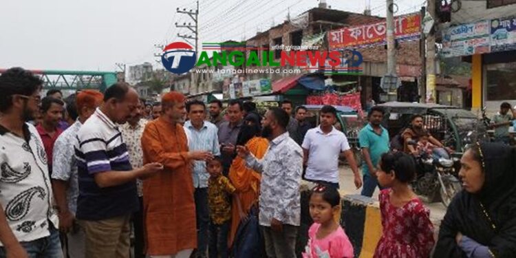 মির্জাপুরে বিভিন্ন বাসের কাউন্টার পরিদর্শন করেন আবুল কালাম আজাদ এমপি