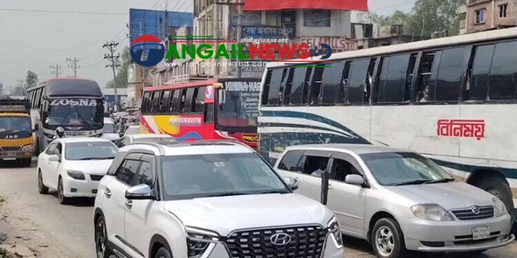 টাঙ্গাইল-যমুনা সেতু মহাসড়কে যানজট নেই ॥ রয়েছে গণপরিবহন সংকট