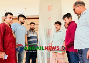 মির্জাপুরে অগ্নিকান্ডে দুই পরিবারকে ৫ বান্ডেল ঢেউটিন বরাদ্দ