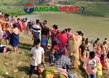 কালিহাতীর ঝিনাই নদীর তীরে মহাষ্টমীর পুণ্যস্নান ॥ ভক্তদের ঢলে উৎসবমুখর