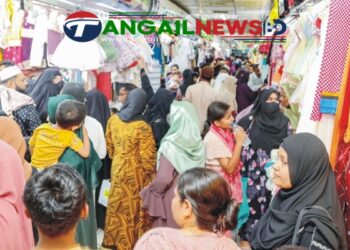 ঈদ কেনাকাটায় টাঙ্গাইলের মার্কেটগুলোতে উপচেপড়া ভিড়