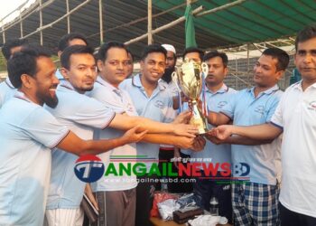 টাঙ্গাইল স্টেডিয়ামে স্বাধীনতা দিবসের প্রীতি ফুটবলে জেলা প্রশাসন জয়ী