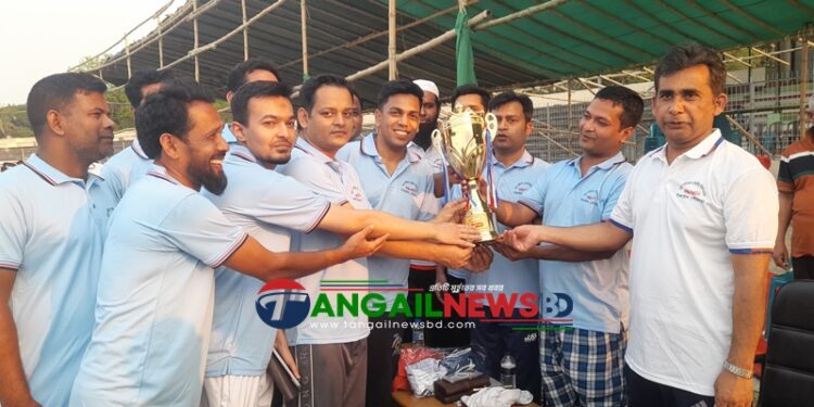 টাঙ্গাইল স্টেডিয়ামে স্বাধীনতা দিবসের প্রীতি ফুটবলে জেলা প্রশাসন জয়ী