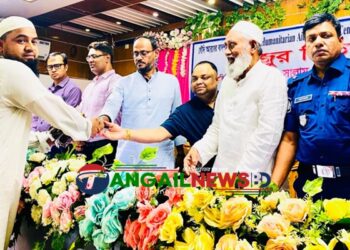 গোপালপুরে ৪৩ মাদ্রাসায় সৌদি সরকারের উপহার খেজুর বিতরণ