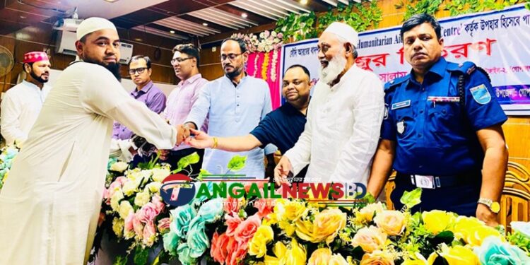 গোপালপুরে ৪৩ মাদ্রাসায় সৌদি সরকারের উপহার খেজুর বিতরণ