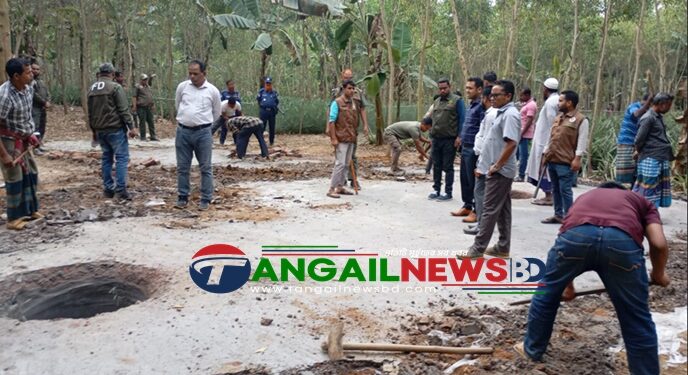 মধুপুর শালবনের অবৈধ সিসা কারখানা গুঁড়িয়ে দিল প্রশাসন