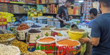 ঈদের ঠিক আগে টাঙ্গাইলে লাগামহীন নিত্যপণ্যের বাজার