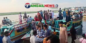 ঈদের আনন্দে যমুনা তীরে ভ্রমণ পিপাসুদের উপচেপড়া ভিড়