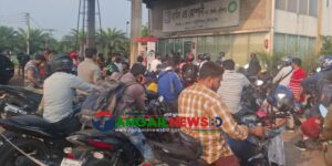 টাঙ্গাইল জেলার পেট্রোল পাম্পগুলোতে জনদুর্ভোগ চরমে