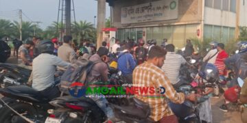 টাঙ্গাইল জেলার পেট্রোল পাম্পগুলোতে জনদুর্ভোগ চরমে