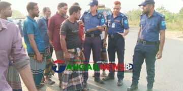 কালিহাতীর হাতিয়ায় বাসের ধাক্কায় ঝরল ভ্যান চালকের প্রাণ