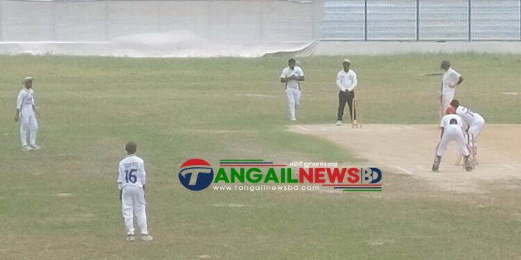 শ্বাসরুদ্ধকর ক্রিকেট ম্যাচে বিন্দুবাসিনীকে ১ রানে হারালো বিবেকানন্দ স্কুল