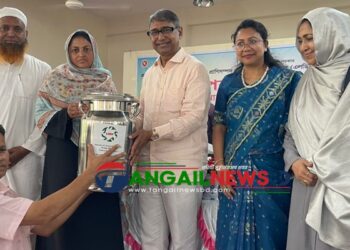 বাসাইলে ২৮০ খামারীর মাঝে এলডিডিপি প্রকল্পের উপকরণ বিতরণ