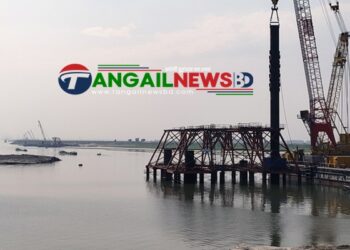 যমুনার উত্তোলিত ১২ কোটি টাকার সরকারি বালু লুট হচ্ছে