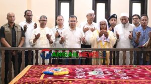 ভাসানীর কবর জিয়ারতের মধ্য দিয়ে টাঙ্গাইল সফর শেষ করলেন প্রধানমন্ত্রী