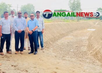 গোপালপুরে গোয়ালবাড়ি খাল পুনঃখনন প্রকল্পের অগ্রগতি পরিদর্শন