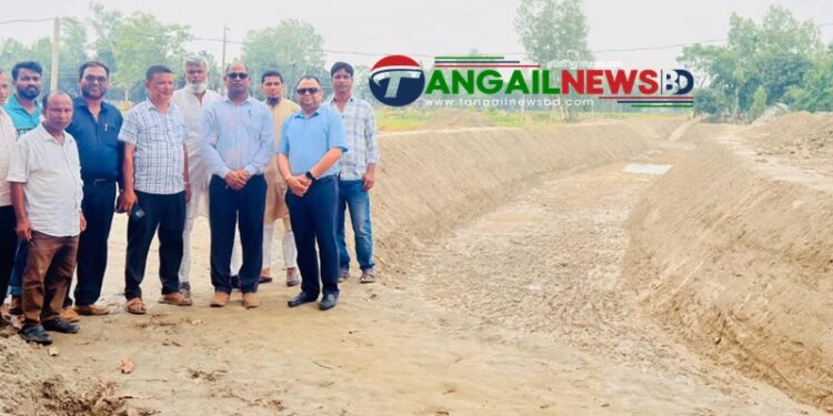 গোপালপুরে গোয়ালবাড়ি খাল পুনঃখনন প্রকল্পের অগ্রগতি পরিদর্শন