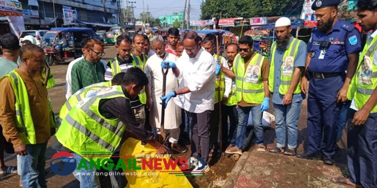 টাঙ্গাইলে কোরবানির পশুর বর্জ্য দ্রুতই পরিষ্কার করা হচ্ছে- প্রতিমন্ত্রী টুকু
