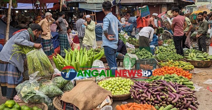 ঈদের আগে টাঙ্গাইলে নিত্যপণ্যের বাজারে নাভিশ্বাস উঠেছে