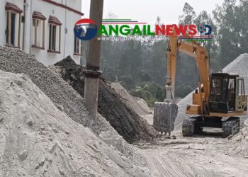মির্জাপুরের জামুর্কিতে মহাসড়ক ঘেষে অবৈধ পাথর ভাঙার মেশিন