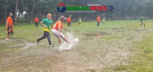 তুমুল বৃষ্টিতে টাঙ্গাইল ফোরটি আপ ব্রাদার্সের বৈশাখী প্রীতি ফুটবল ম্যাচ