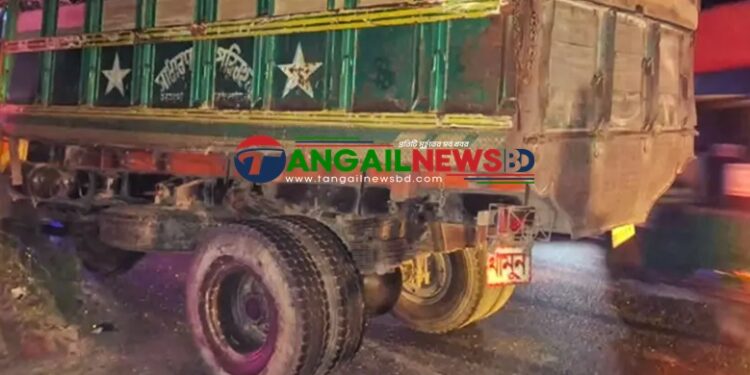 মধুপুরে দাঁড়িয়ে থাকা ট্রাকের ধাক্কায় বাইক চালক নিহত