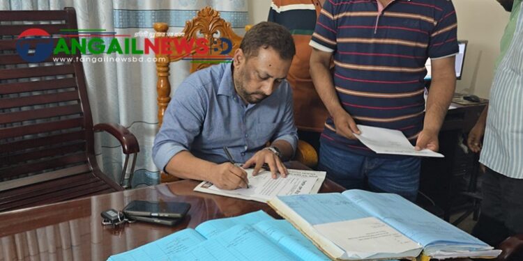 টাঙ্গাইল জেলা ক্রীড়া সংস্থার অ্যাডহক কমিটির সদস্য সচিব প্রিন্সের দায়িত্ব গ্রহণ