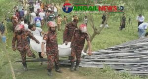 ঈদযাত্রায় জনপ্রতি ৫শ’ টাকা ভাড়ায় ট্রাকের আরোহী হয়ে লাশ হলেন ১৫ জন