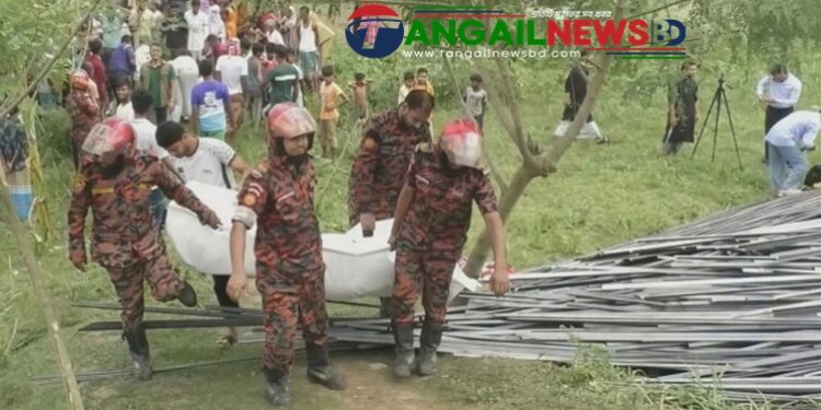 ঈদযাত্রায় জনপ্রতি ৫শ’ টাকা ভাড়ায় ট্রাকের যাত্রী হয়ে লাশ হলেন ১৫ জন