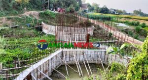 কালিহাতীর কোকডহরায় ৫ বছরেও শেষ হয়নি সাভার খালের সেতু