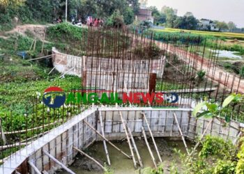কালিহাতীর কোকডহরায় ৫ বছরেও শেষ হয়নি সাভার খালের সেতু