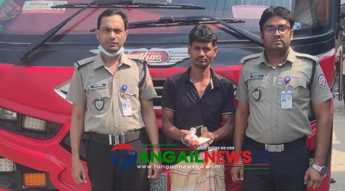এলেঙ্গা বাসস্ট্যান্ডে বাসযাত্রীর শরীরে মিললো ৪০০ পিস ইয়াবা