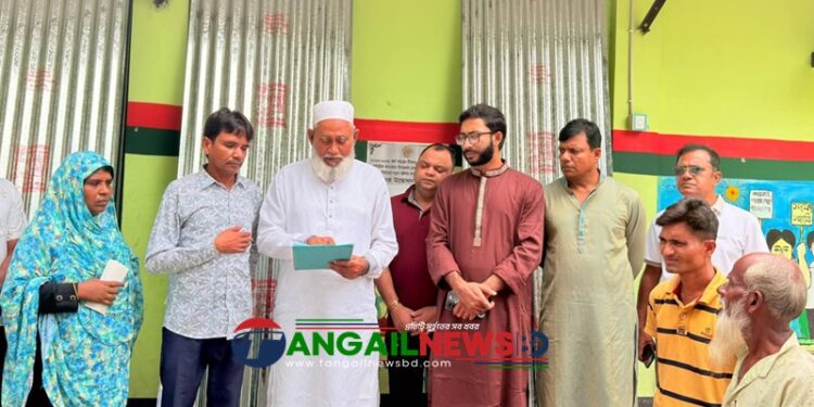 গোপালপুরে ঢেউটিন ও গৃহনির্মাণ অনুদানের চেক বিতরণ