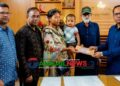 মধুপুরে নিহত ৪ গারো পরিবারের মাঝে আর্থিক সহায়তা প্রদান