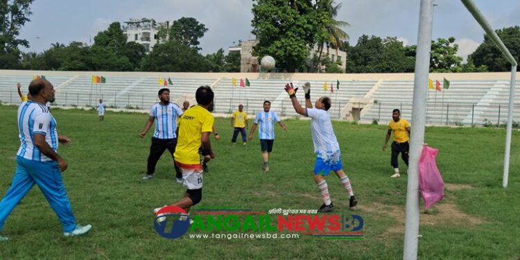টাঙ্গাইল স্টেডিয়ামে ব্রাজিল-আর্জেন্টিনা ফোরটি আপ ব্রাদার্সের প্রীতি ফুটবল ম্যাচ ড্র