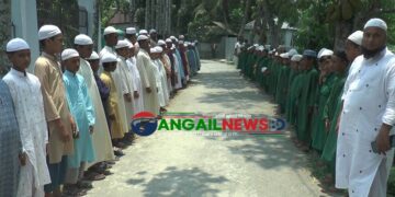 টাঙ্গাইলে কবরস্থানের জায়গা দখল নেয়ার প্রতিবাদে মানববন্ধন ও বিক্ষোভ