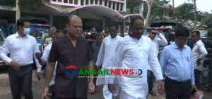 জরাজীর্ণ টাঙ্গাইল ভাসানী হল পরিদর্শন করলেন- প্রতিমন্ত্রী টুকু